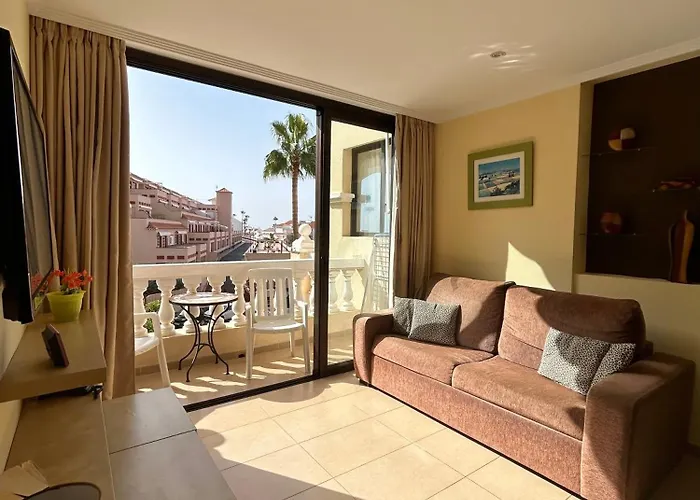 Superb In Castle Harbour C011 Los Cristianos (Tenerife)